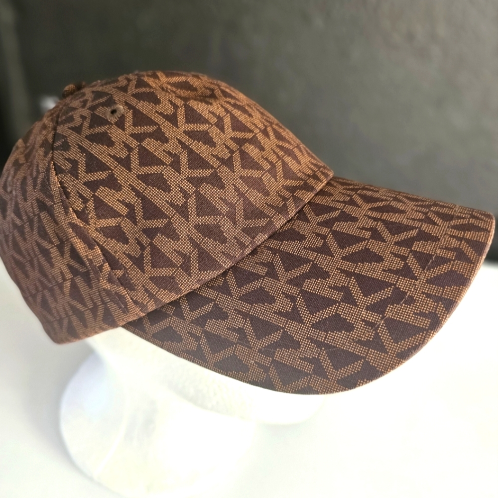 Michael Kors Monogram Cap - Picture 1 of 7